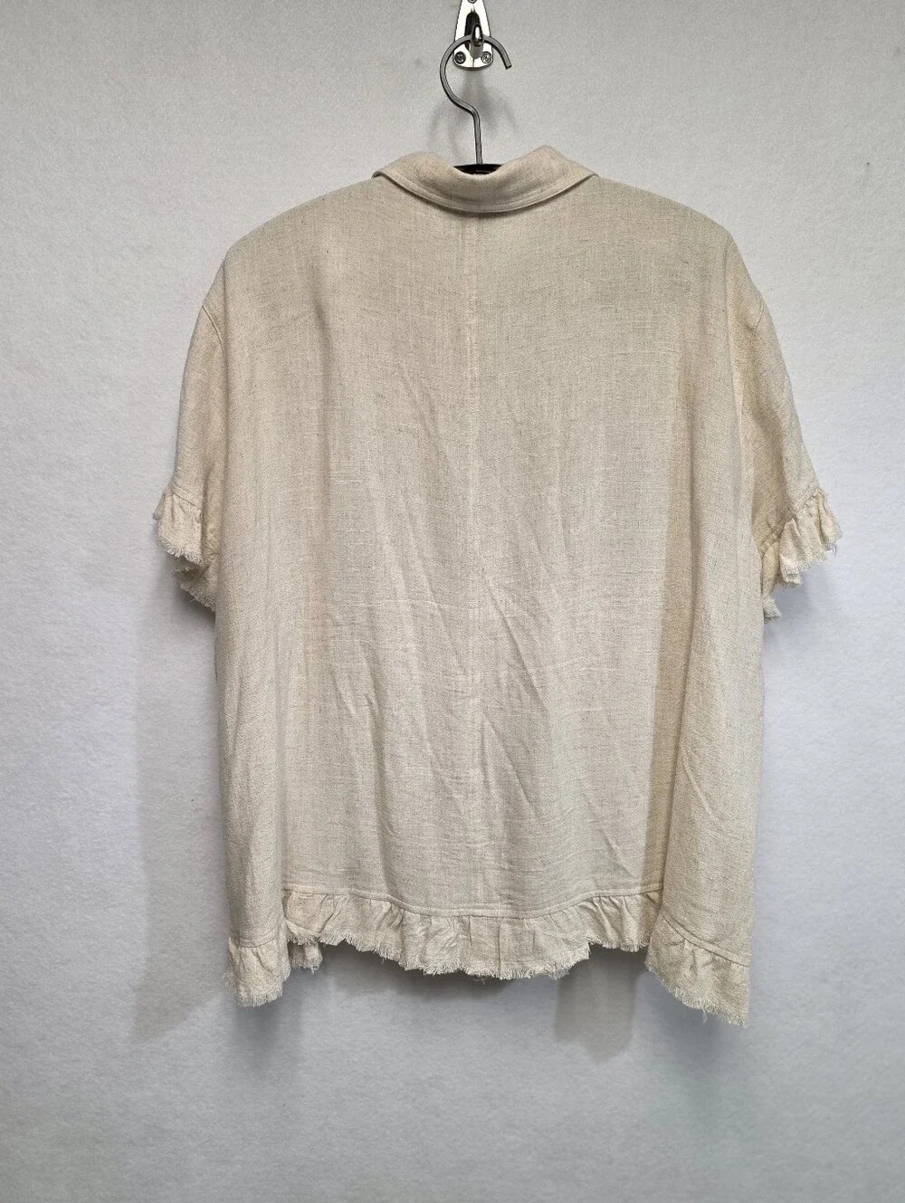Slim-Sation Womens Size 2X Cream Button-Down Shirt with Frayed Trim - Picture 2 of 9